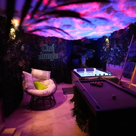 Ferienwohnung Cine Jungle Duplex Balneo Roanne Exterior foto