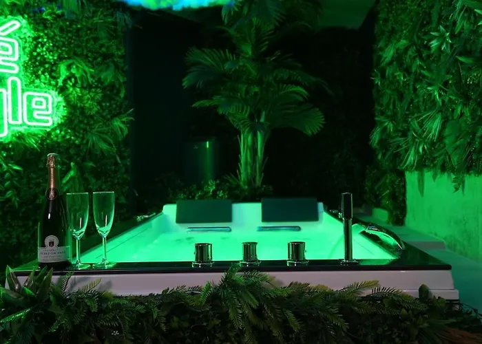 Cine Jungle Duplex Balneo