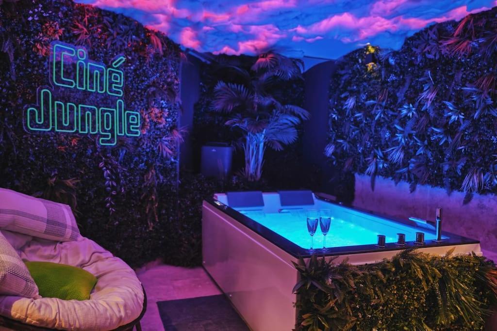 Apartment Cine Jungle Duplex Balneo *