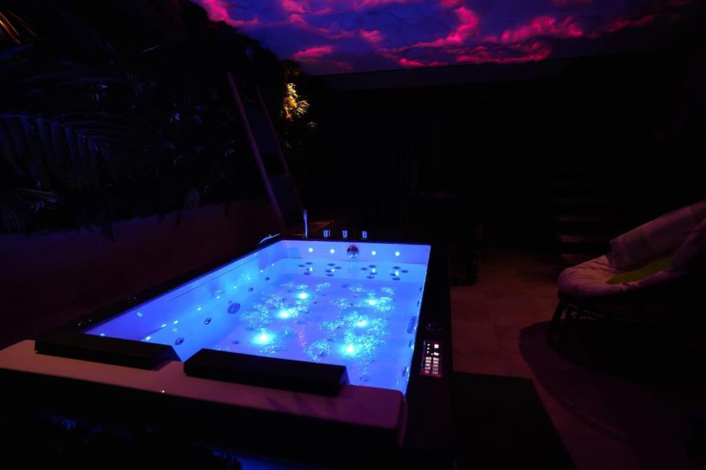 Apartment Cine Jungle Duplex Balneo *