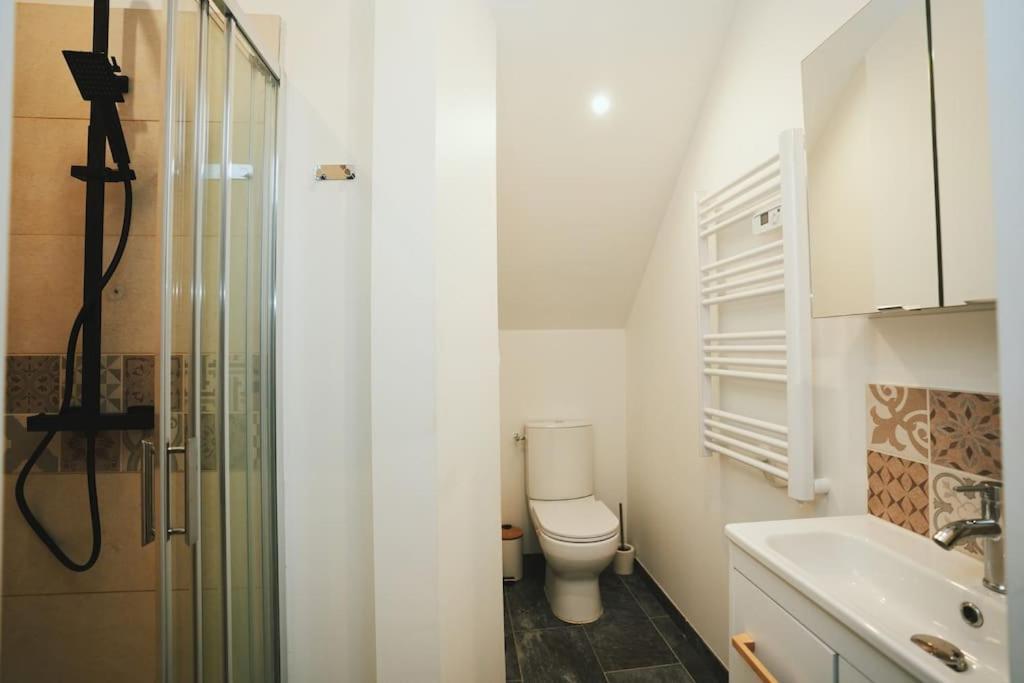 Cine Jungle Duplex Balneo Apartment