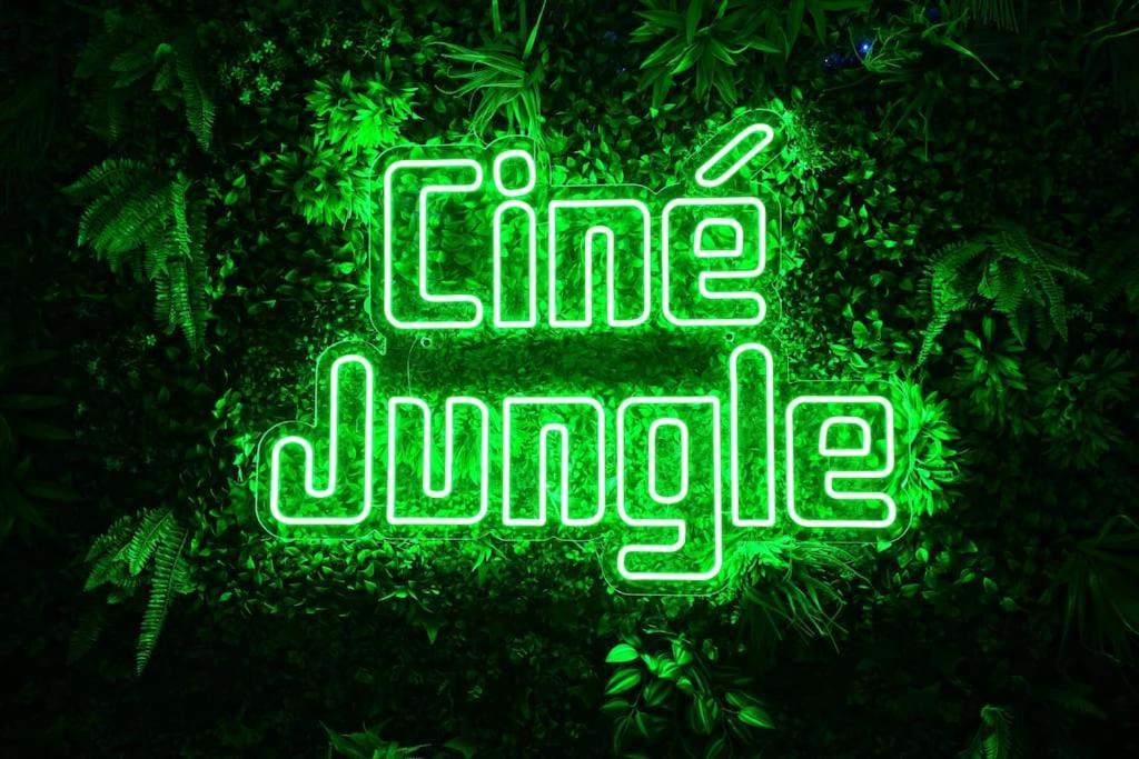 Cine Jungle Duplex Balneo *